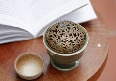 Lư gốm ân lành xanh ngọc