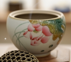Lư gốm vẽ tay liên hoa