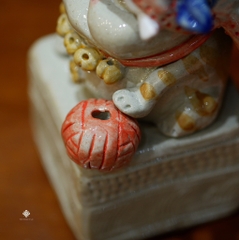 Lư gốm mèo múa lân rất quạu