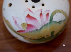 Lư gốm hoa sen vẽ tay