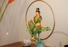 Tượng đồng Quán Tự Tại thuỷ nguyệt