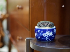 Lư gốm kho báu của bà