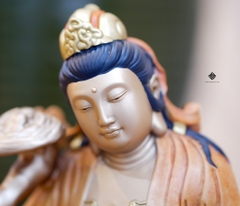 Tượng đồng Phổ Hiền Bồ tát ung dung viên thành