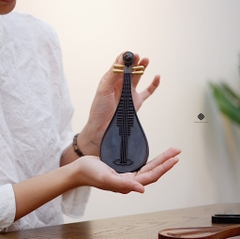 Đàn tỳ bà xông trầm gỗ mun