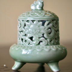 Lư gốm men ngọc hoa sen cổ điển