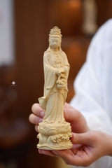 Tượng Ngư Lam Quan Âm Bồ tát gỗ hoàng dương