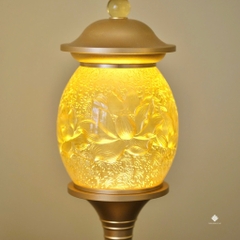 Cặp đèn hoa sen lưu ly vàng