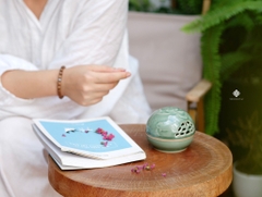 Lư gốm liên hoa men ngọc