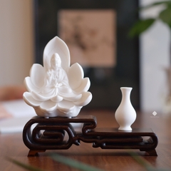 Góc an Quan Âm Bồ tát ngự sen sứ trắng mini