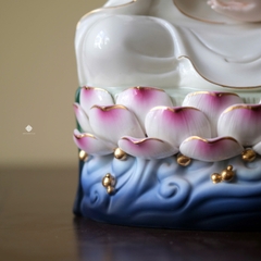 Tượng gốm Quan Âm Bồ tát vẽ màu