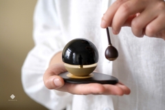 Chuông đồng Nhật Bản ngọc hưởng âm màu đen 5.4cm