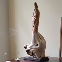 Tượng Bồ tát Quan Âm liên hoa lũa nhai bách