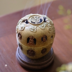 Lư đồng lối vào thiền môn