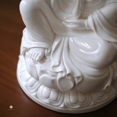 Tượng Bồ tát Dương Liễu Quán Âm sứ trắng 30.5cm
