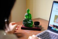 Tượng Đức Phật Dược Sư cầm bảo tháp lưu ly xanh lá 12.5cm