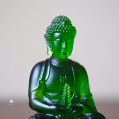 Tượng Đức Phật Dược Sư cầm bảo tháp lưu ly xanh lá 12.5cm