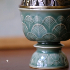 Lư gốm thanh diệp