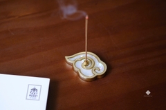 Vân mây cát tường xông nhang trầm - màu trắng