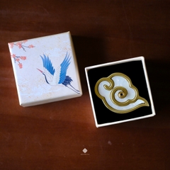 Vân mây cát tường xông nhang trầm - màu trắng