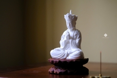 Tượng Địa Tạng Bồ Tát an hoà sứ trắng