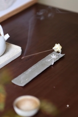 Lư thiếc thanh đình ỷ hoa