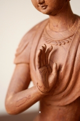 Tượng Giác Ngộ Tự Tại gỗ gụ bản mộc