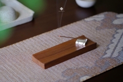 Khay gỗ xông trầm thư hương