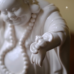 Tượng Đức Phật Di Lặc phúc hỷ sứ trắng
