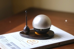 Chuông đồng Nhật Bản ngọc hưởng âm xám khói 5.4cm