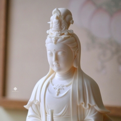 Tượng Quan Âm Bồ Tát sứ vàng 29.7cm