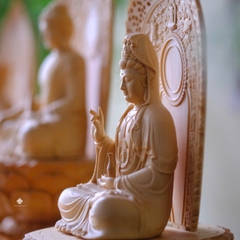 Tượng Quan Âm Bồ Tát gỗ bách 29cm