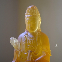 Tượng Quan Âm Bồ Tát lưu ly vàng 22cm