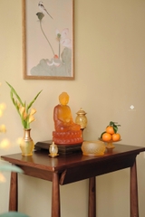 Ban thờ hoa sen lưu ly vàng tinh giản