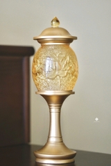 Ban thờ hoa sen lưu ly vàng tinh giản