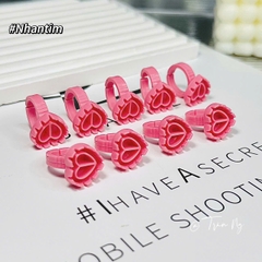 Nhẫn đựng keo trái tim