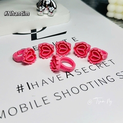 Nhẫn đựng keo trái tim