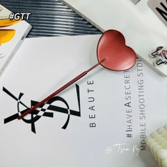 Gương nối mi trái tim