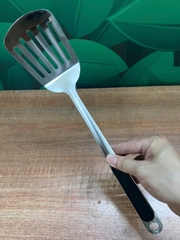 Xẻng lỗ xào thức ăn