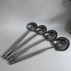 Muôi múc canh inox cán dài