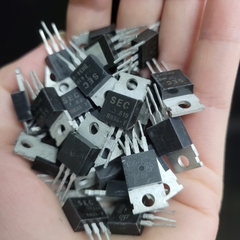 Transistor B834 và D880 tháo máy có màu xanh và đen