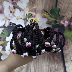 Vòng tay HandMade chỉ đỏ may mắn đính đá hoa nhiều màu