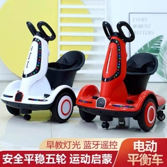Xe điện xoay 360 có điều khiển