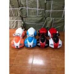 Xe oto điện chòi chân