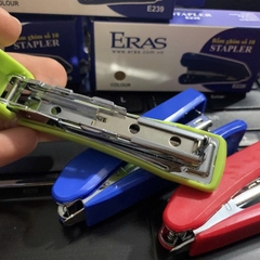 Dập ghim Eras E239 số 10, bấm kim có thể lên đến 15 tờ nhẹ tay gọn gàng tiện lợi