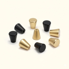 Núm tủ hiện đại màu vàng mờ và đen mờ SH5557