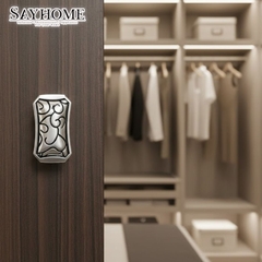 Núm tủ tân cổ điển vintage màu vàng bóng, đen mờ và bạc SH8830