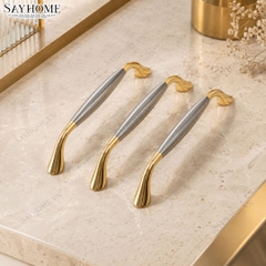 Tay nắm tủ hiện đại màu vàng 18k mặt inox SH5532