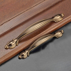 Tay nắm tủ cổ điển PDP8855