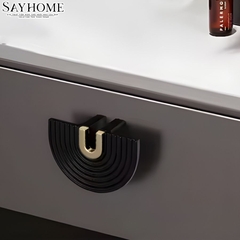 Tay nắm tủ hiện đại bán nguyệt màu đen vàng gold SH8977