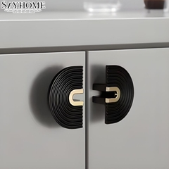 Tay nắm tủ hiện đại bán nguyệt màu đen vàng gold SH8977